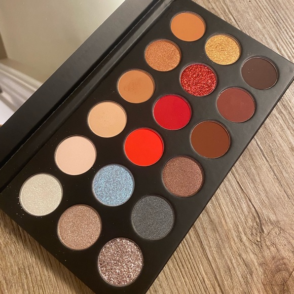 Coca-Cola x Morphe Eyeshadow Palette - Picture 4 of 4
